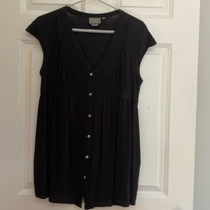 Vanessa and Regina short sleeve top with pockets